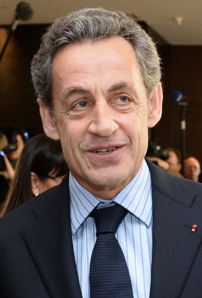 Tribunal liberta Nicolas Sarkozy enquanto ele aguarda definição do regime de pena