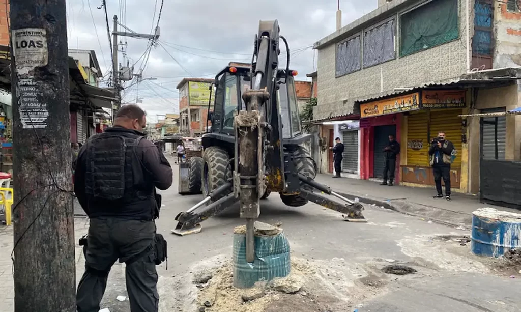 RJ lança operação para remover mais de 13 mil barricadas