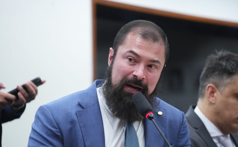 Deputados criticam ausência de Lewandowski em audiência na Câmara