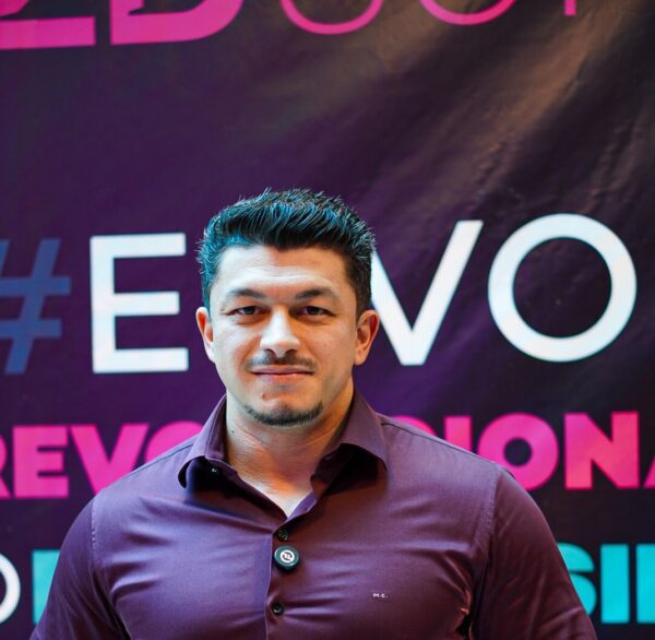Núcleo de Jovens Empreendedores promove talk show gratuito sobre vendas