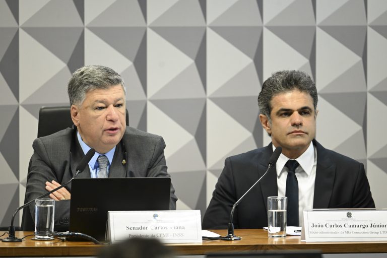 Empresário fica em silêncio na CPMI do INSS