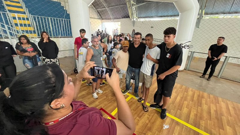 Ex-atacante Luizão participa de etapa do Circuito Sesc de Esportes em Mirassol
