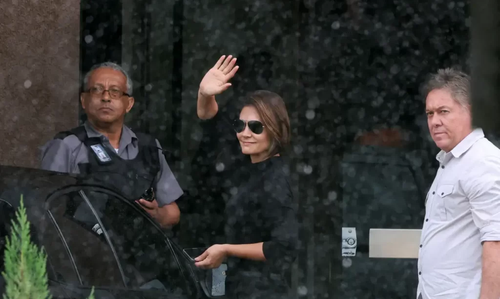 Michelle Bolsonaro visita o ex-presidente na Polícia Federal