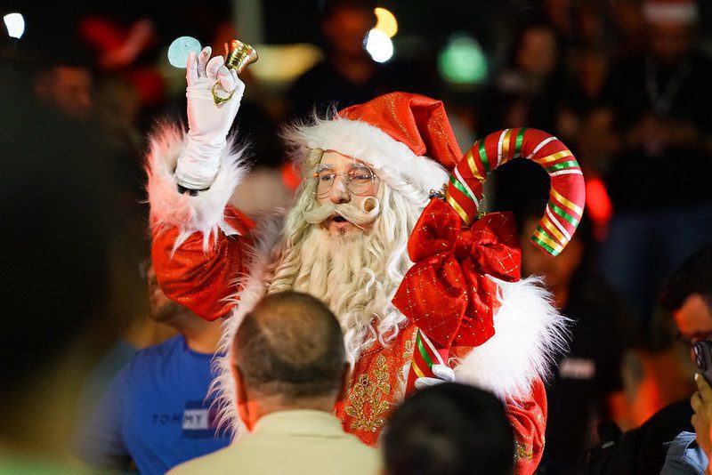 Papai Noel chega de helicóptero e reúne mais de 10 mil pessoas em Rio Preto