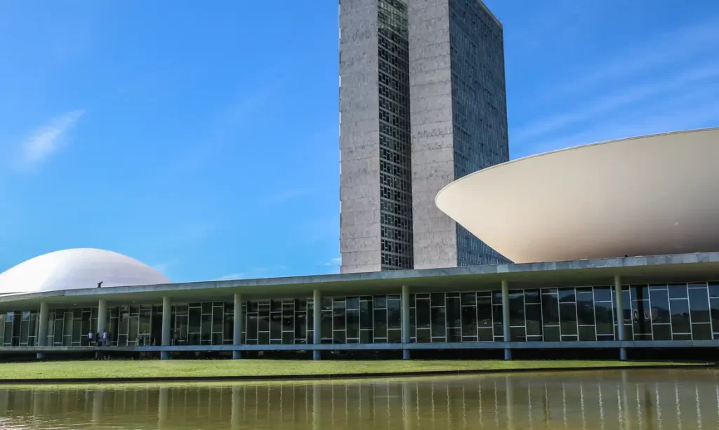 Governadores pedem mais um mês para discutir PL Antifacção