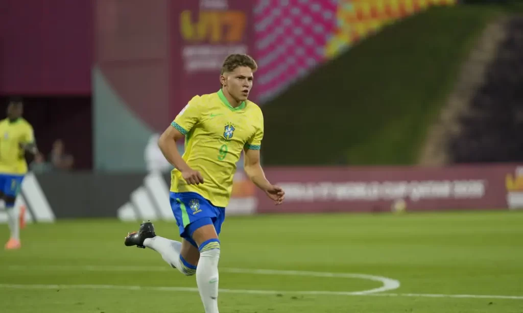 Brasil vence no último minuto e avança para a semifinal do Mundial Sub-17