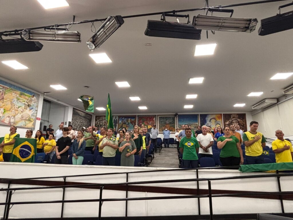 Bolsonaristas fazem ato na Câmara de Rio Preto e pedem anistia para o ex-presidente
