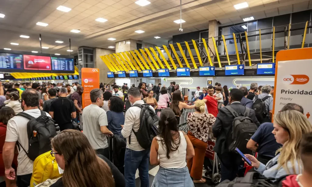 Prefeitura de SP regulamenta mototáxi; Uber e 99 dizem que lei é ilegal