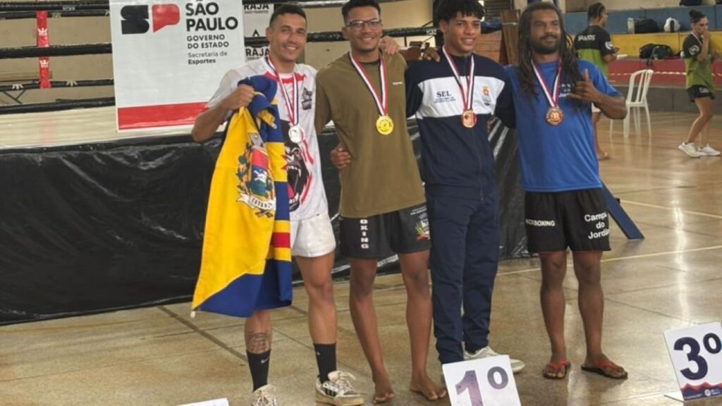 Kickboxing masculino conquista ouro nos Jogos Abertos