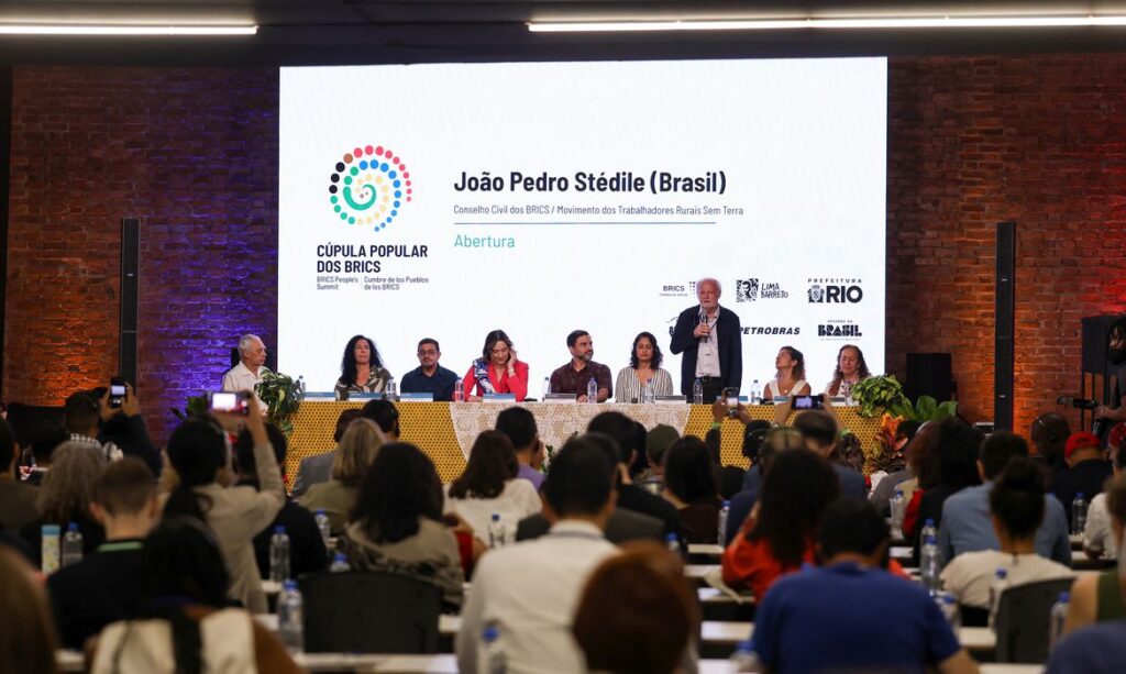 Rio recebe 1ª Cúpula Popular do Brics para discutir o Sul Global