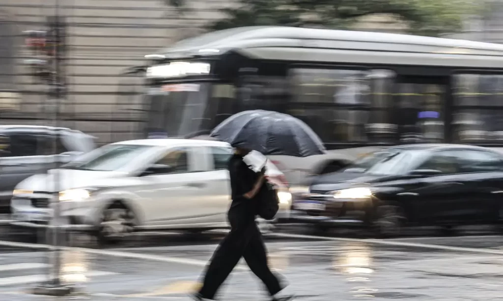 Inmet emite alerta de tempestade e ventos fortes para o Rio Grande do Sul