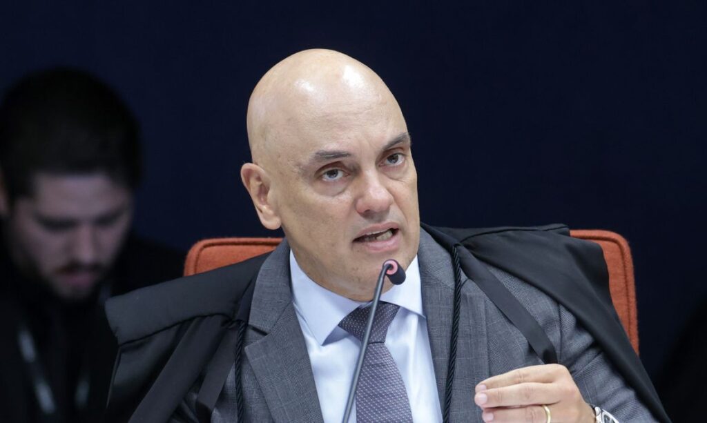 Moraes, Dino e Zanin votam por cassação imediata do mandato de Carla Zambelli