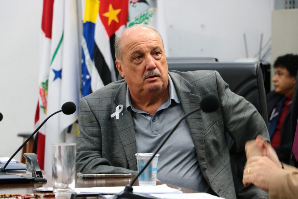 Pauléra propõe atendimento prioritário em farmácias para pessoas com TEA e deficientes físicos