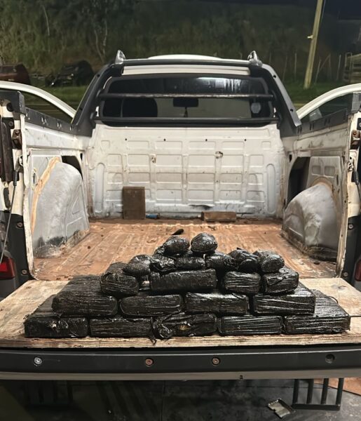PRF apreende mais de 11 kg de drogas em carro na BR-153
