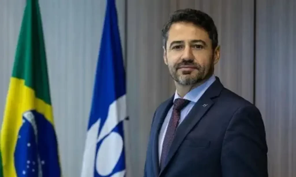 Ex-chefe da Receita é demitido após Processo Administrativo sobre casos de joias sauditas