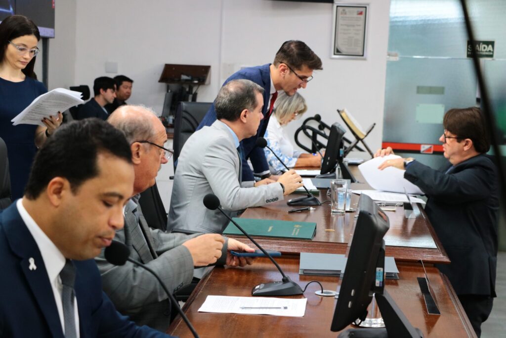 Câmara adia projeto sobre ‘venda’ de dívida da Prefeitura