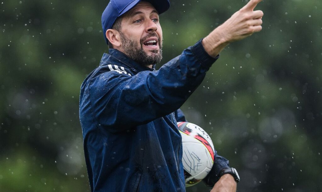 Internacional contrata técnico uruguaio Paulo Pezzolano