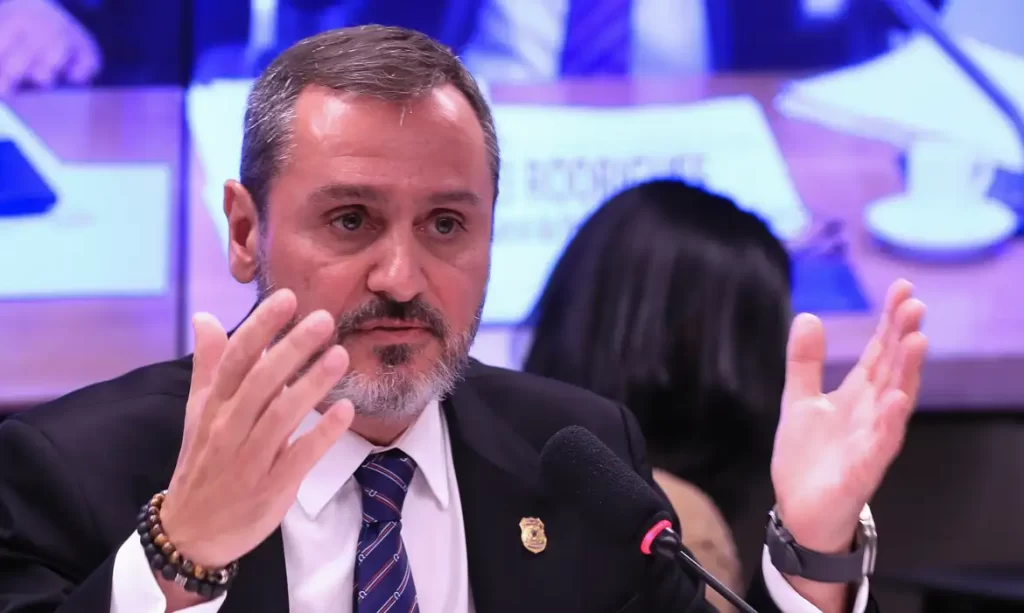 Toffoli pede que PF envie dados de celulares apreendidos no caso Master
