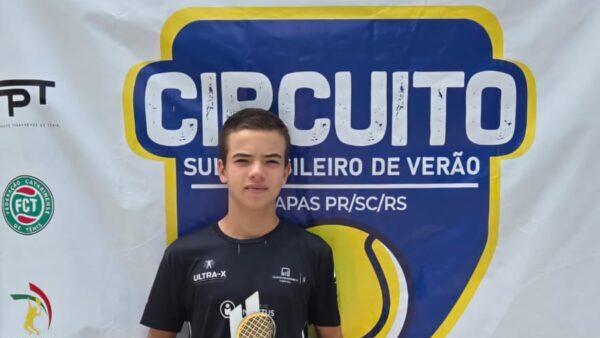 Tenista de Rio Preto vence torneio nacional no dia em que completa 14 anos