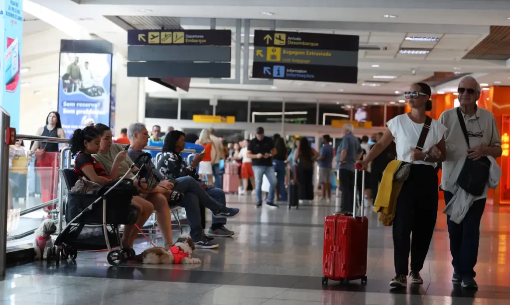 Movimento em aeroportos cresce e Brasil bate recorde de passageiros em 2025