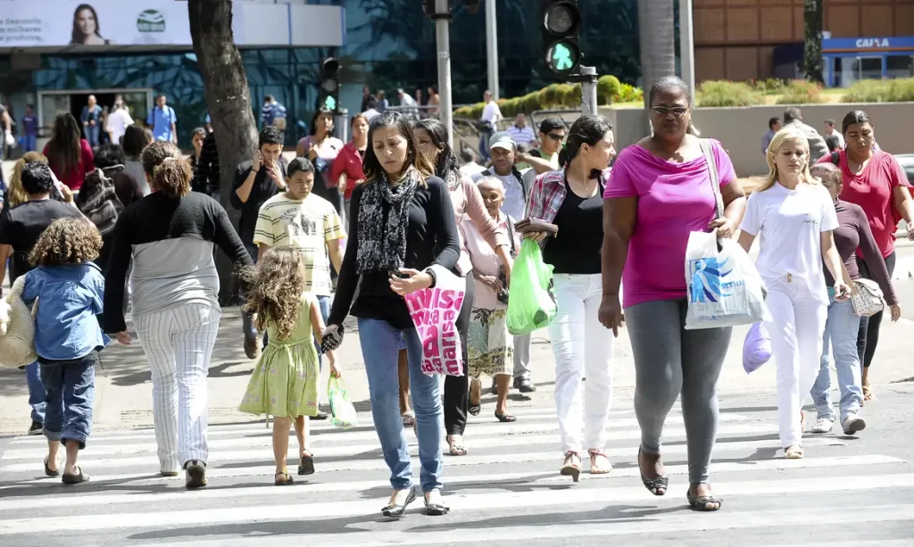 Desemprego cai para 5,1% em dezembro e atinge menor nível da série histórica