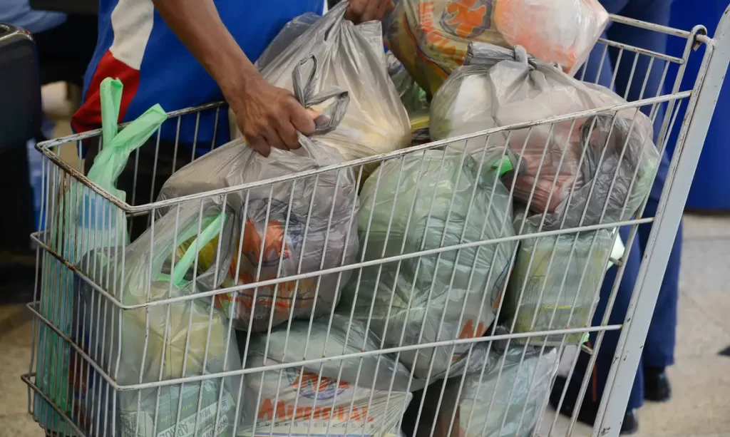 Cesta básica fica mais barata em todas as capitais no fim de 2025