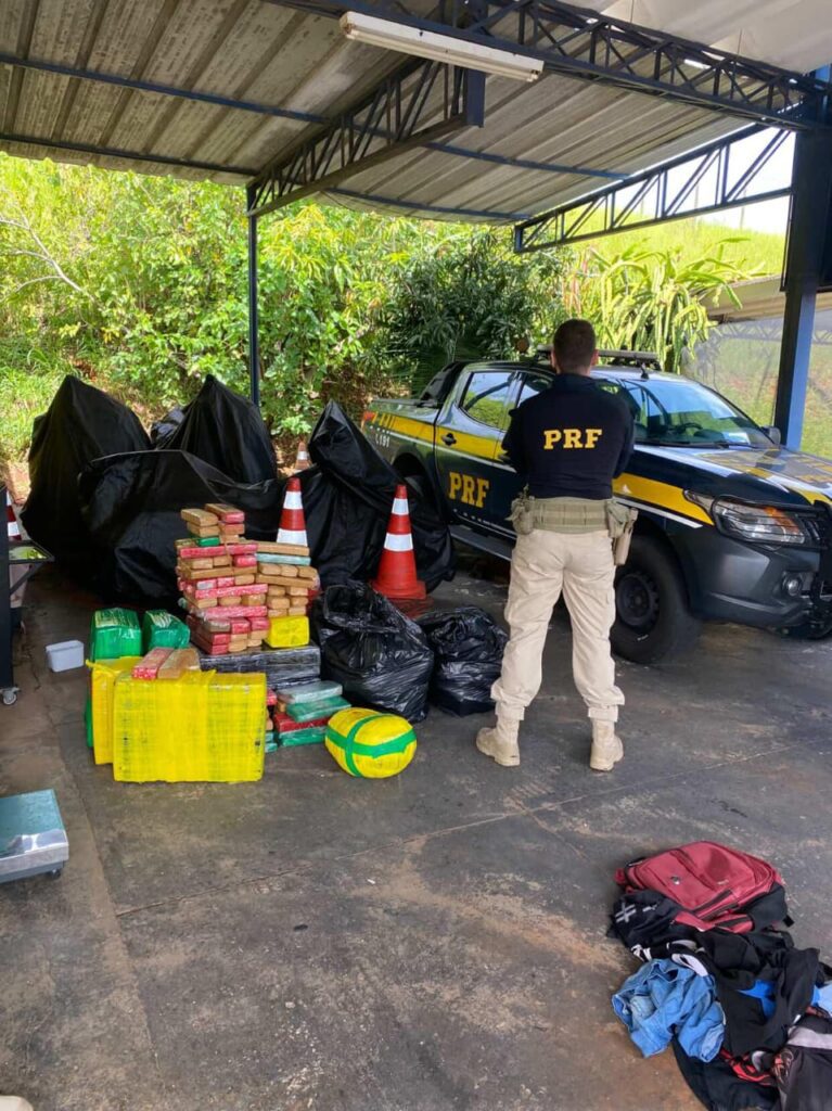 PRF apreende 256 quilos de maconha e prende homem em Marília