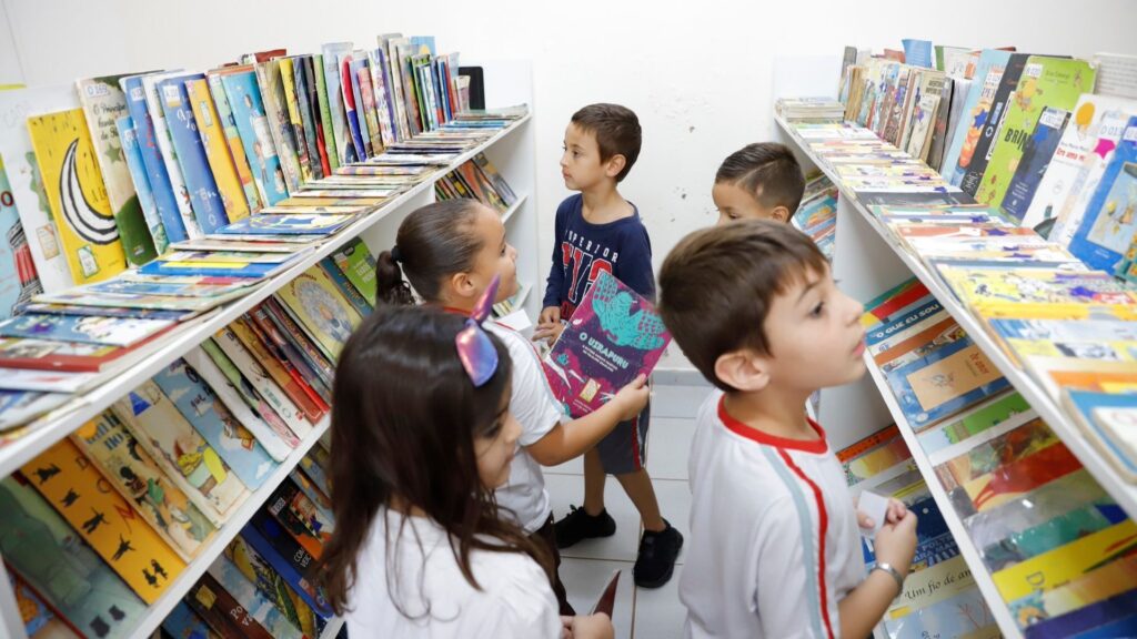 Volta às aulas começa com avanço na fluência leitora