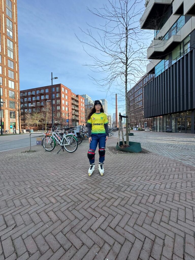 Menina de Rio Preto de 12 anos disputa mundial de patins na Holanda