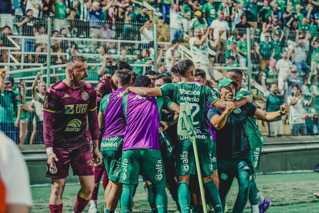 Chapecoense busca empate em jogo movimentado na Arena Condá