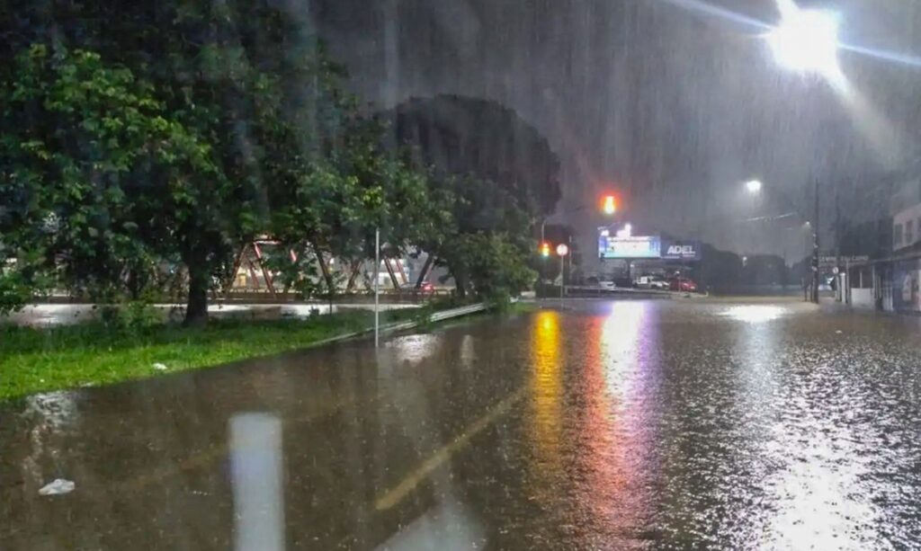 Chuvas intensas deixam pelo menos 20 mortos em Minas Gerais