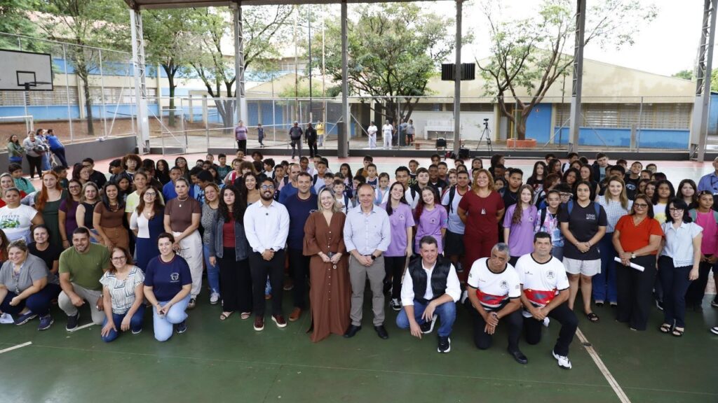 Rio Preto implanta primeira escola estadual cívico-militar
