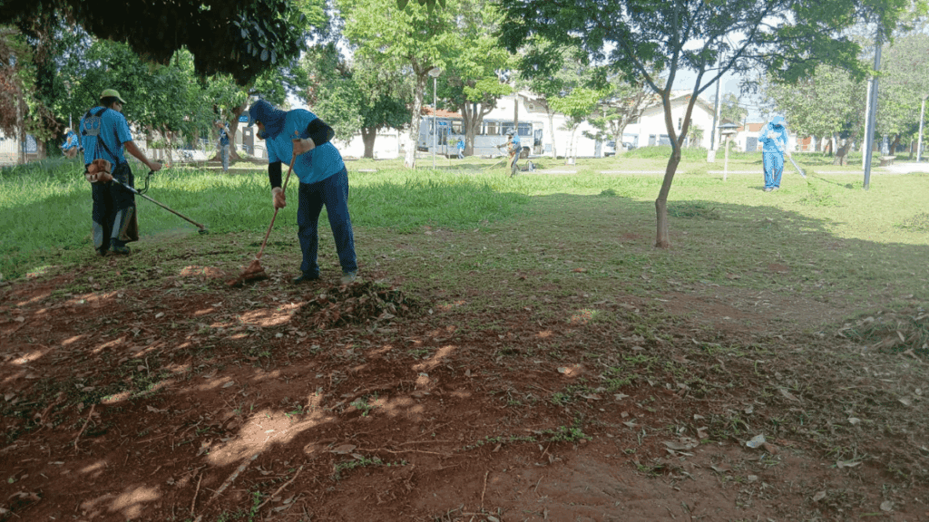 Mutirão da Limpeza manteve frentes de trabalho ativas no sábado