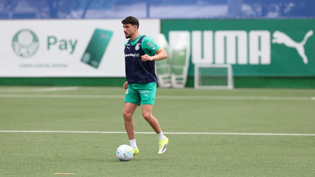 Palmeiras intensifica treinos para encarar o Vitória hoje
