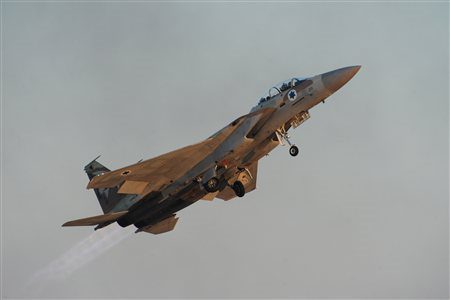 Israel faz novos ataques contra o Irã