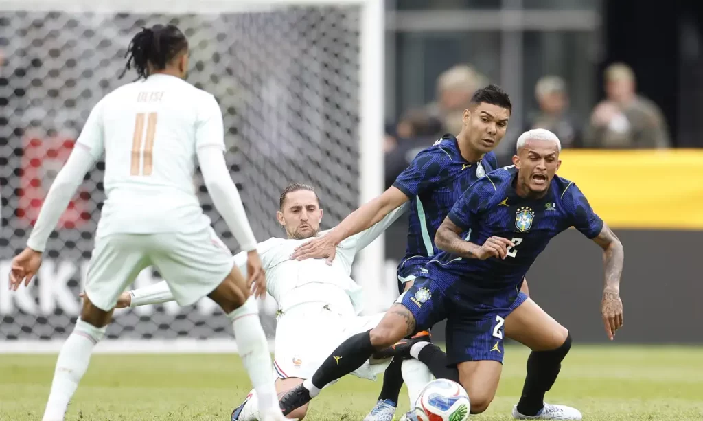 Brasil joga mal e perde por 2 a 1 para a França em amistoso nos Estados Unidos