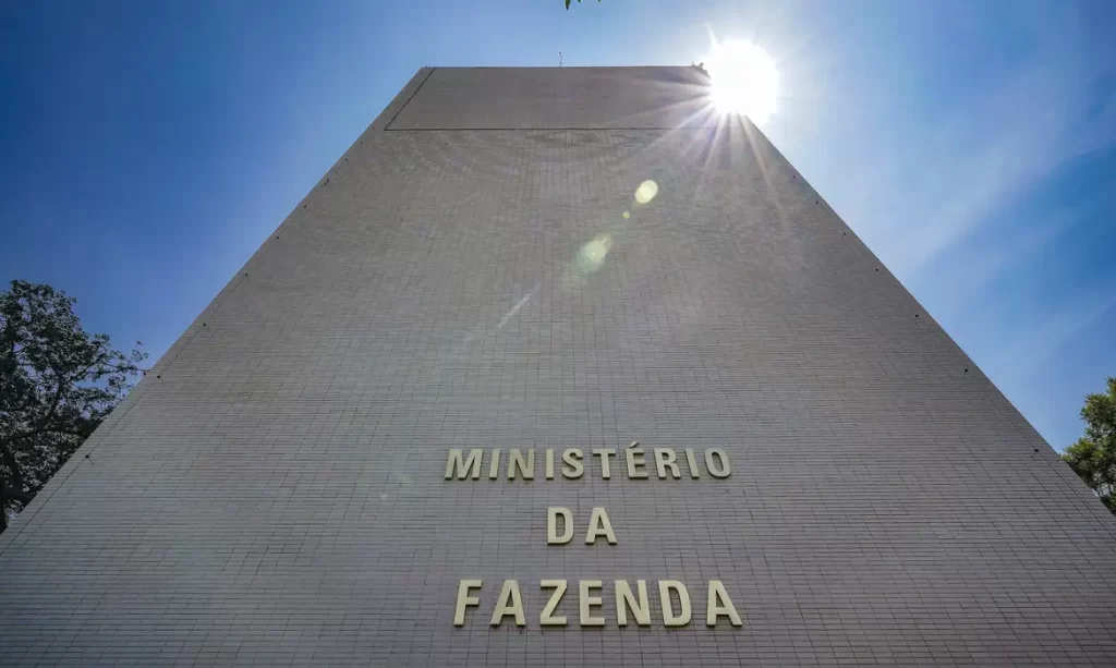 Governo prevê arrecadar R$ 4,4 bilhões com novas taxações em 2026