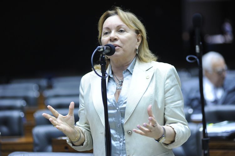 Deputada do Ceará usará tornozeleira