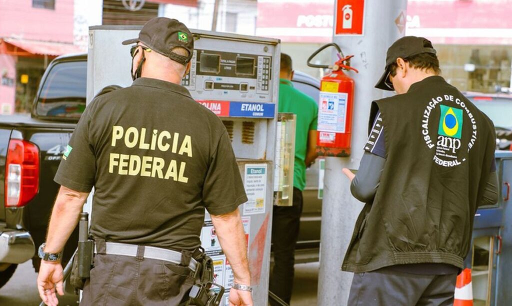 Operação da Polícia Federal investiga alta de combustíveis em 11 estados e no DF