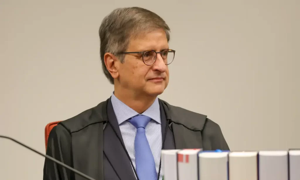 Decisão de ministro do STF gera tensão com Procuradoria-Geral da República