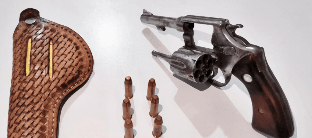 Polícia Militar prende homem por porte ilegal de arma em Uchoa