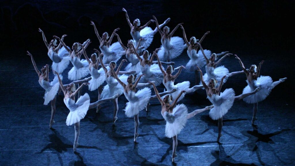 Teatro Municipal recebe Moscow City Ballet em turnê pelo Brasil