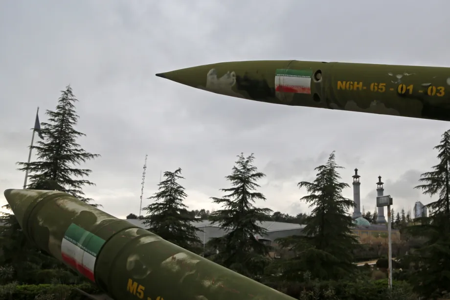 Inteligência dos EUA acusa China de enviar armas ao Irã