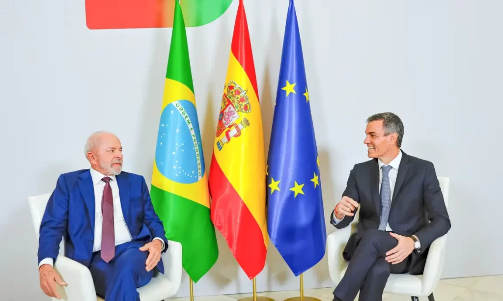 Lula defende uso de terras raras brasileiras em viagem à Espanha