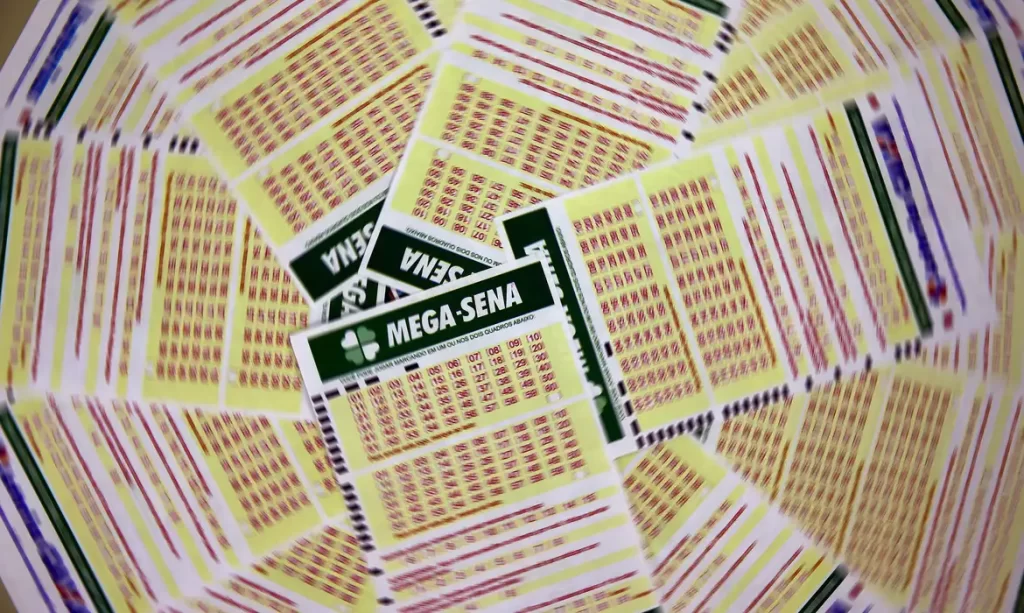 Mega-Sena acumula e prêmio sobe para R$ 32 milhões