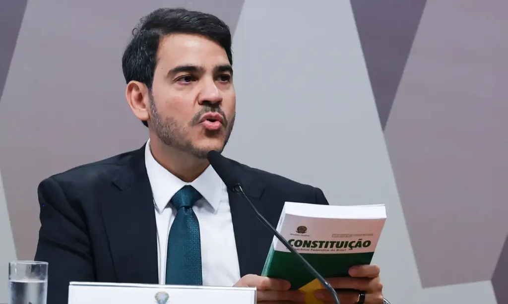 Messias defende autocontenção do STF em pautas polêmicas