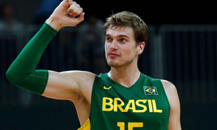Sob comando de brasileiro, equipe se destaca em competição internacional