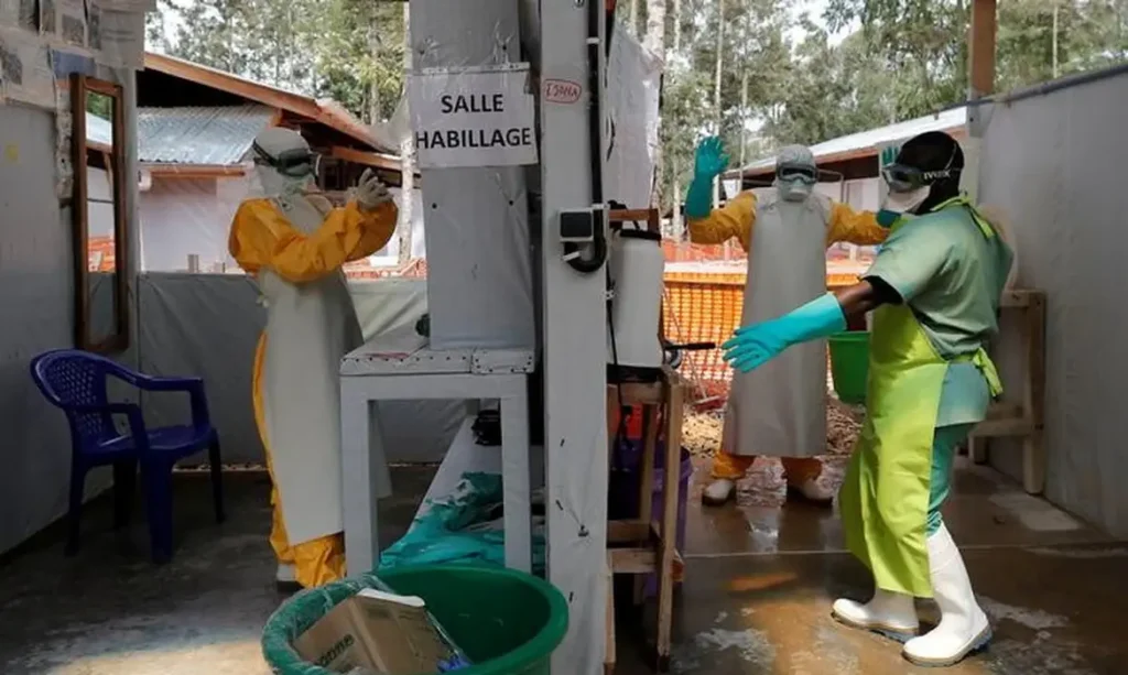Surto de Ebola soma 263 casos e 43 mortes no Congo e em Uganda