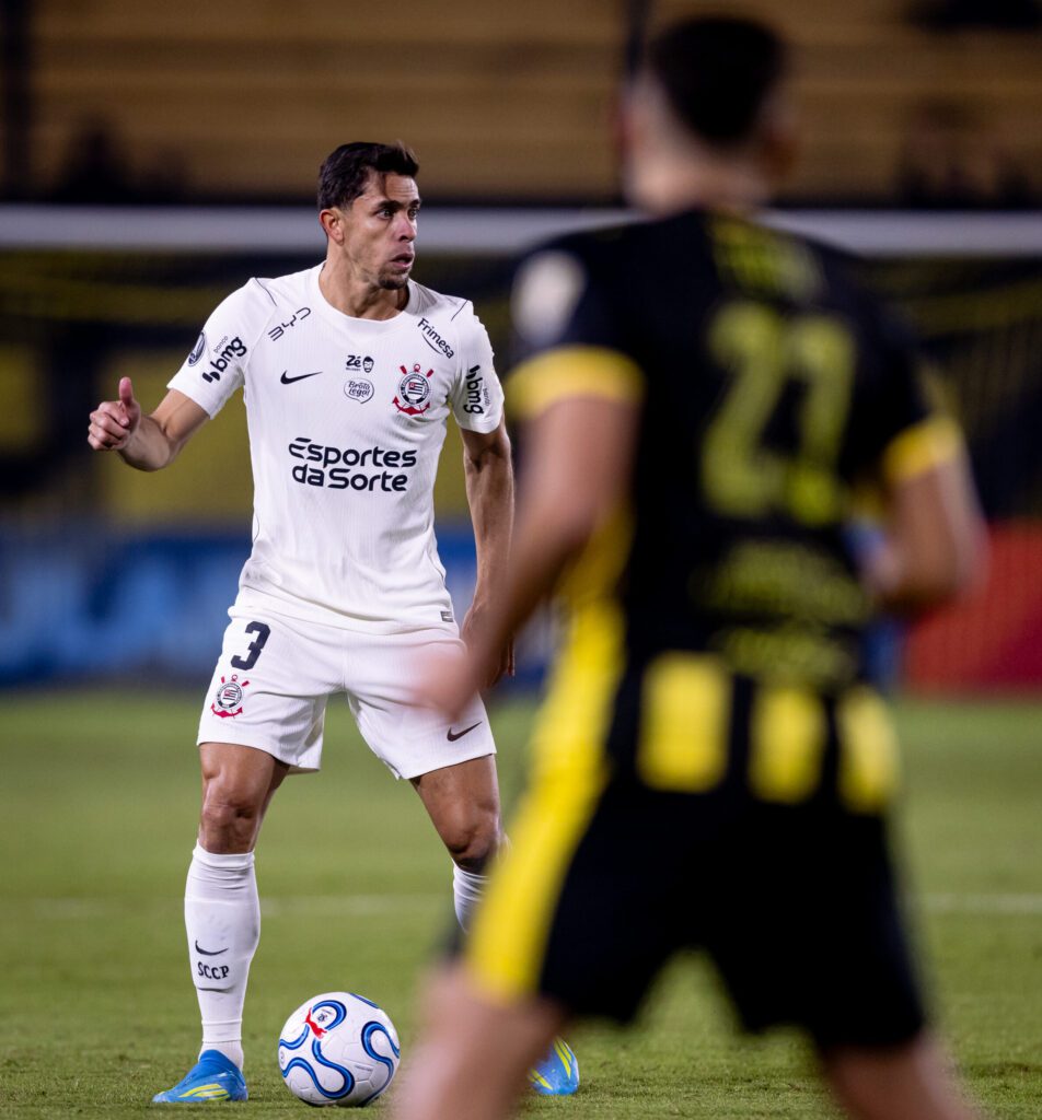 Timão empata com Peñarol no Uruguai e segue líder na Libertadores