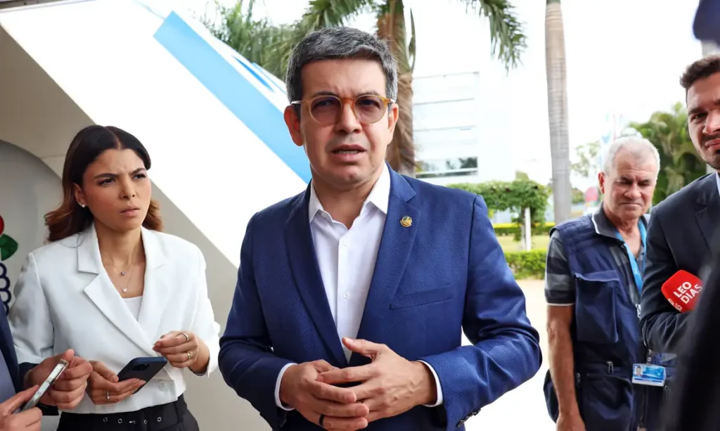 Randolfe diz que governo deve indicar novo nome ao STF